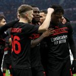 Giocatori del Milan festeggiano un gol