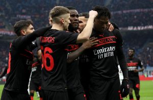 Giocatori del Milan festeggiano un gol