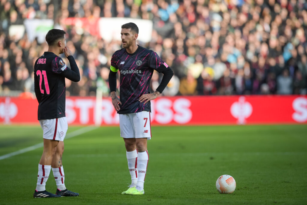 Feyenoord – Roma, i tifosi non perdonano: “La prossima volta mettetegli un sacco…”